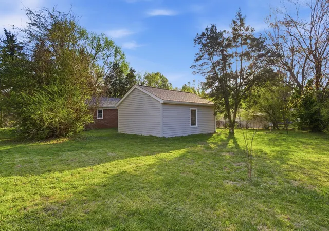 Photo 3 of Single family home for sale at 110 Old Pond Ln, Dickson, TN 37055 | MLS# 3149257 | Listing updated on 2026-09-15