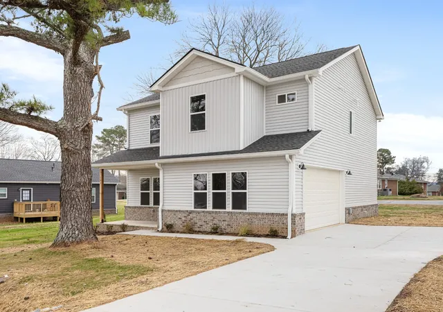 Photo 2 of Single family home for sale at 101 Hilltop Dr, Columbia, TN 38401 | MLS# 3150154 | Listing updated on 2026-09-21