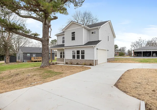 Photo 3 of Single family home for sale at 101 Hilltop Dr, Columbia, TN 38401 | MLS# 3150154 | Listing updated on 2026-09-21