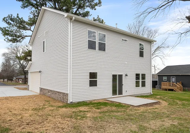 Photo 4 of Single family home for sale at 101 Hilltop Dr, Columbia, TN 38401 | MLS# 3150154 | Listing updated on 2026-09-21