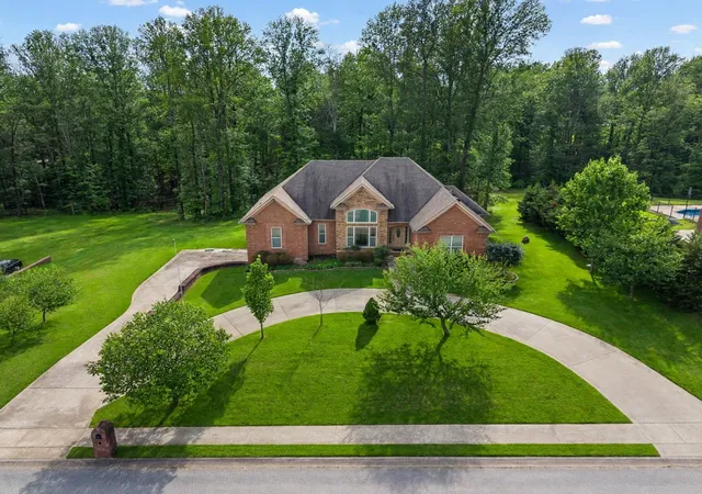 Photo 3 of Single family home for sale at 208 Markie Dr, Clarksville, TN 37043 | MLS# 3150247 | Listing updated on 2026-09-24