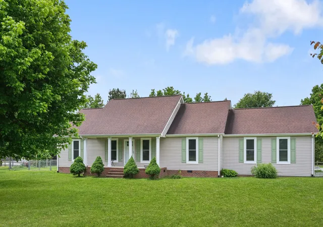 Photo 3 of Single family home for sale at 14 Long Meadow Dr, Fayetteville, TN 37334 | MLS# 3154799 | Listing updated on 2026-09-13