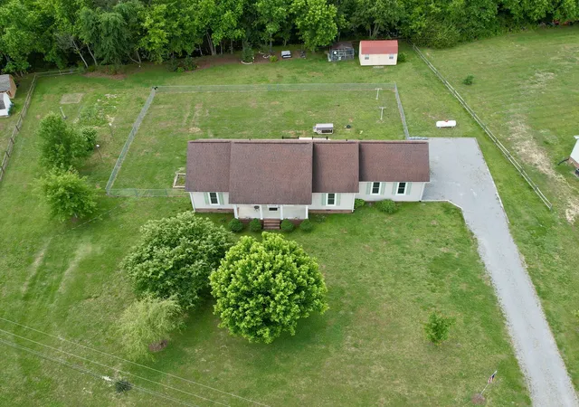 Photo 2 of Single family home for sale at 14 Long Meadow Dr, Fayetteville, TN 37334 | MLS# 3154799 | Listing updated on 2026-10-09