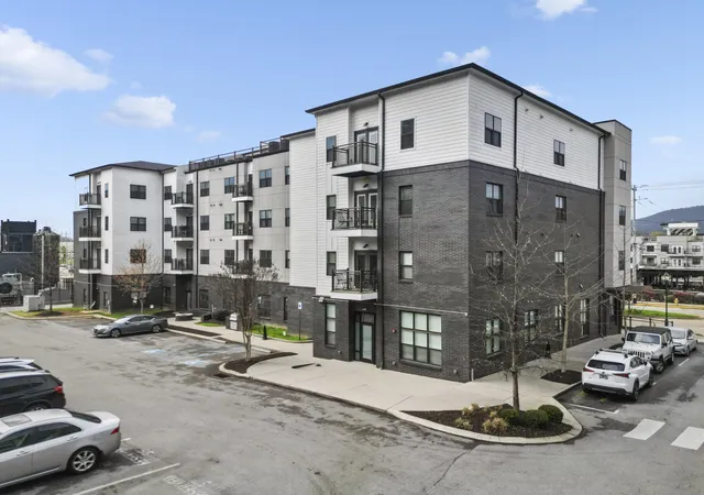 Photo 1 of Condo for sale at 804 Riverfront Pkwy #302, Chattanooga, TN 37402 | MLS# 3276783 | Listing updated on 2026-09-28