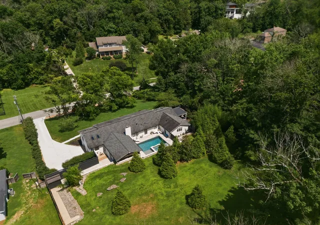 Photo 2 of Single family home for sale at 5340 Forest Acres Dr, Nashville, TN 37220 | MLS# 3245918 | Listing updated on 2026-10-04