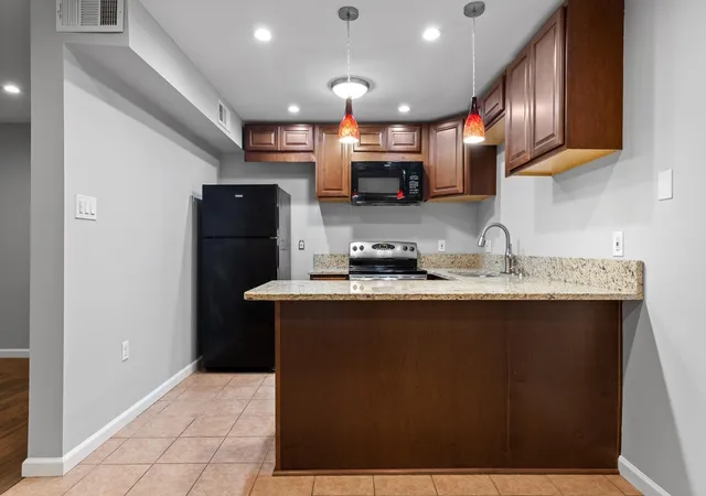 Photo 2 of Townhouse for sale at 900 Mountain Crk Rd #109, Chattanooga, TN 37405 | MLS# 3156315 | Listing updated on 2026-09-11