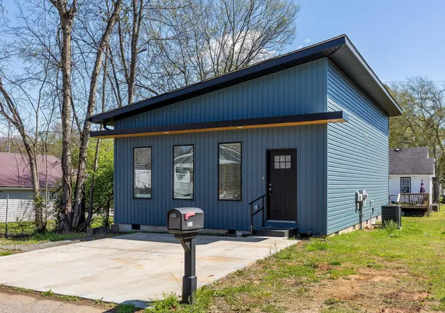 Photo 1 of Single family home for sale at 2628 N Beech Street, Chattanooga, TN 37406 | MLS# 3519372 | Listing updated on 2026-09-11
