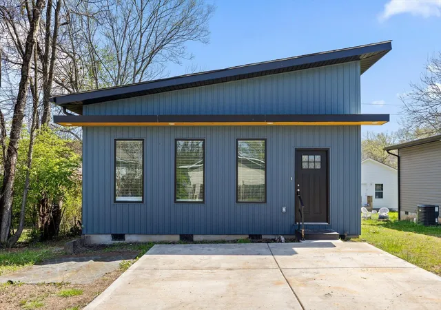 Photo 3 of Single family home for sale at 2628 N Beech Street, Chattanooga, TN 37406 | MLS# 3519372 | Listing updated on 2026-09-11