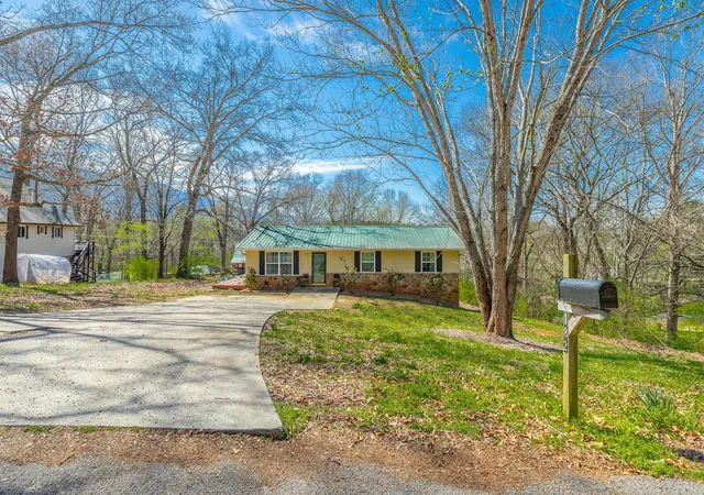 Photo 2 of Single family home for sale at 182 Woodbine Dr, Benton, TN 37307 | MLS# 3211471 | Listing updated on 2026-09-15