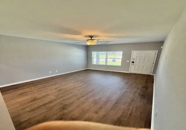 Photo 3 of Sale Pending at 108 Stonehenge Cir, Manchester, TN 37355 | MLS# 3163838 | Listing updated on 2026-09-14
