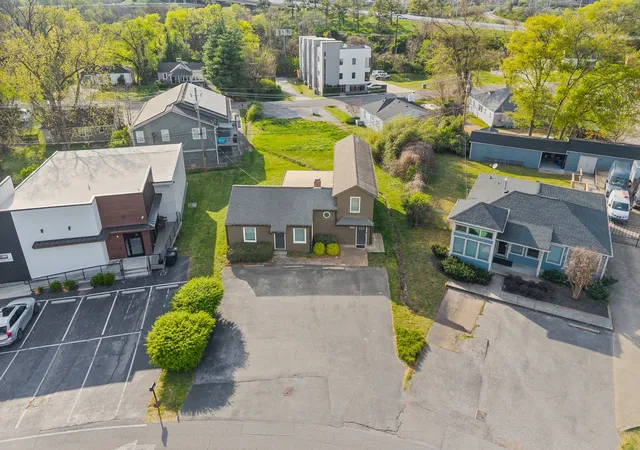 Photo 2 of Single family home for sale at 2809 Azalea Pl, Nashville, TN 37204 | MLS# 3168808 | Listing updated on 2026-09-11