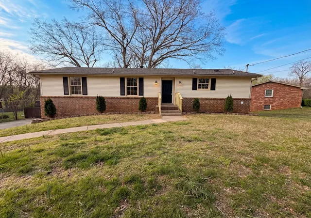 Photo 1 of Single family home for sale at 435 Victory Rd, Clarksville, TN 37042 | MLS# 3164272 | Listing updated on 2026-09-14