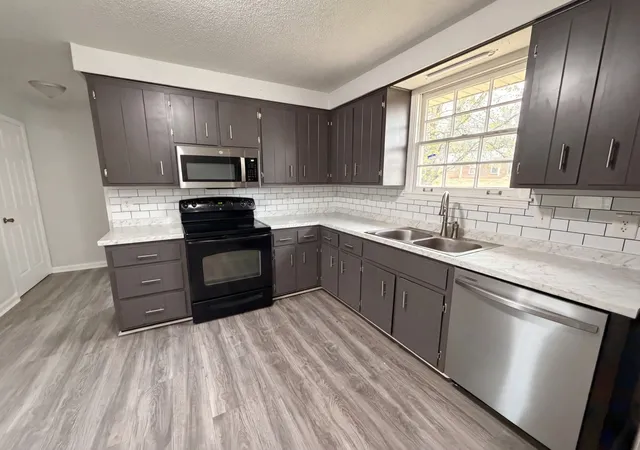 Photo 3 of Single family home for sale at 435 Victory Rd, Clarksville, TN 37042 | MLS# 3164272 | Listing updated on 2026-09-14