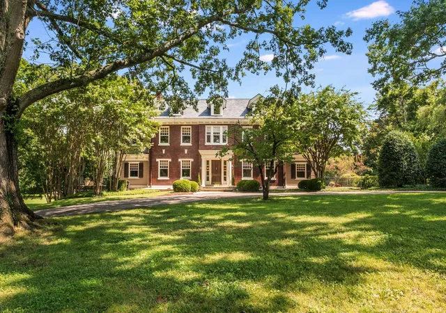 Photo 1 of Sale Pending at 4414 Howell Pl, Nashville, TN 37205 | MLS# 3168449 | Listing updated on 2026-09-11