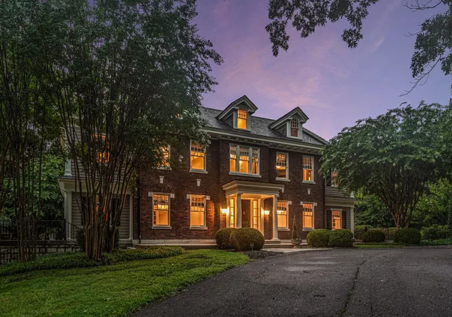 Photo 2 of Sale Pending at 4414 Howell Pl, Nashville, TN 37205 | MLS# 3168449 | Listing updated on 2026-09-11