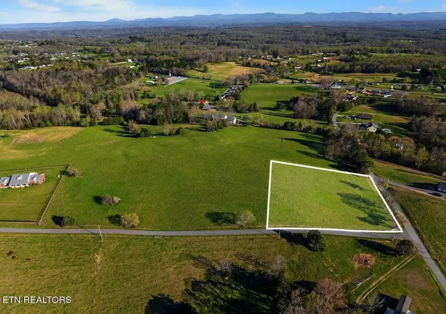 Photo 1 of Land for sale at 3 Dunsmore Rd, Lenoir City, TN 37771 | MLS# 3165777 | Listing updated on 2026-09-11