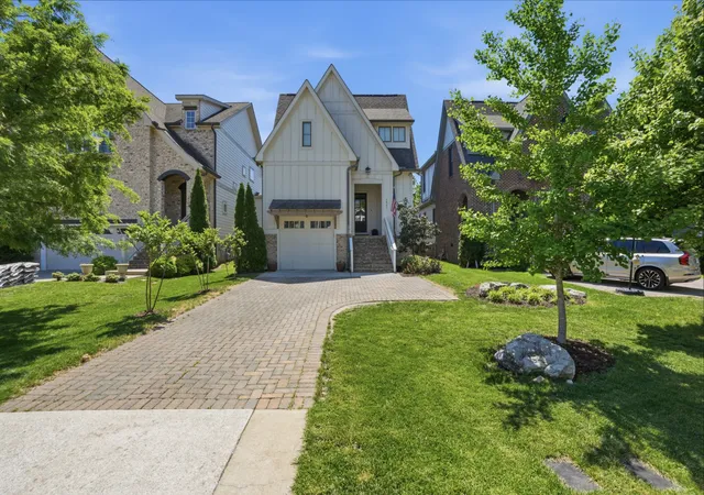 Photo 1 of Single family home for sale at 1931 Kimbark Dr, Nashville, TN 37215 | MLS# 3229642 | Listing updated on 2026-10-02