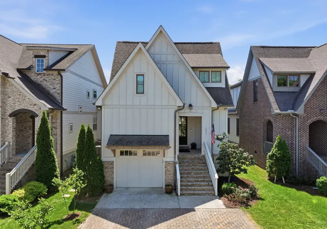 Photo 2 of Single family home for sale at 1931 Kimbark Dr, Nashville, TN 37215 | MLS# 3229642 | Listing updated on 2026-10-02