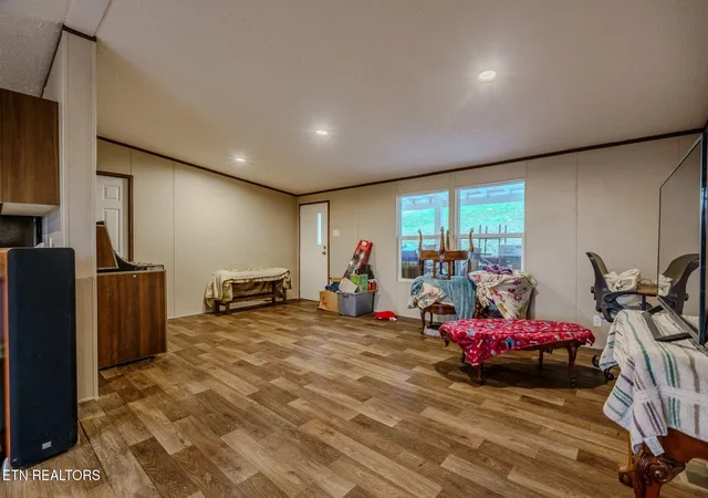 Photo 4 of Manufactured home for sale at 3954 Skyline Dr, Knoxville, TN 37914 | MLS# 3278357 | Listing updated on 2026-09-11