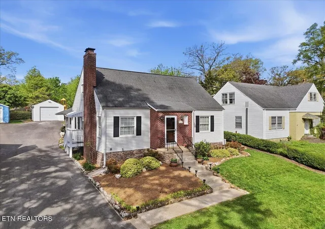Single family home for sale at 2445 Kennington Rd, Knoxville, TN 37917 | MLS# 3168266
