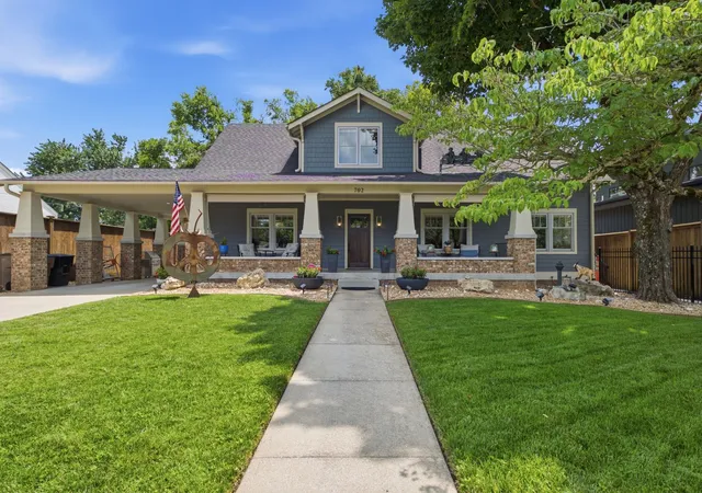 Photo 1 of Single family home for sale at 702 Skyview Dr, Nashville, TN 37206 | MLS# 3270534 | Listing updated on 2026-09-21
