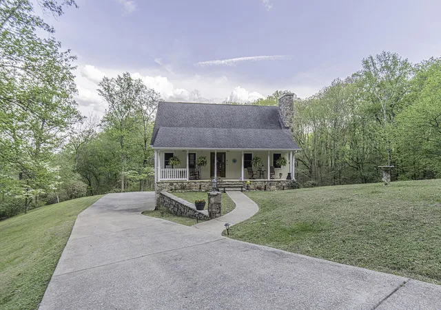 Photo 2 of Single family home for sale at 1650 Cash Cyn Rd, Chattanooga, TN 37419 | MLS# 3169504 | Listing updated on 2026-09-21