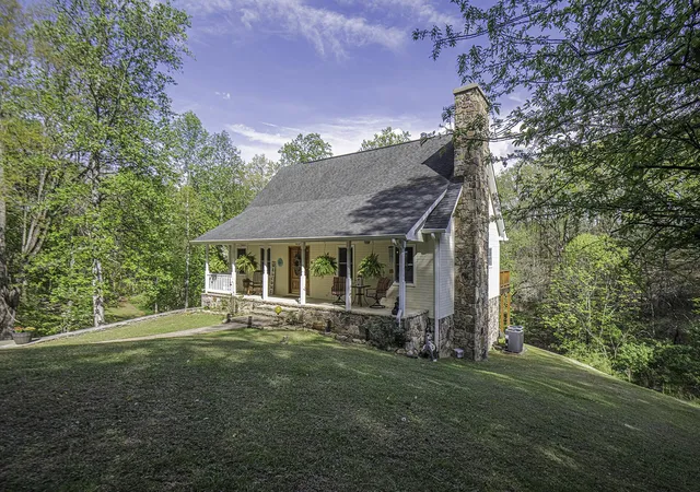 Photo 3 of Single family home for sale at 1650 Cash Cyn Rd, Chattanooga, TN 37419 | MLS# 3169504 | Listing updated on 2026-09-21
