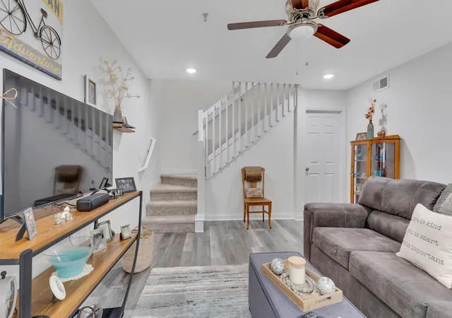 Photo 3 of Condo for sale at 900 Mountain Crk Rd #M166, Chattanooga, TN 37405 | MLS# 3170059 | Listing updated on 2026-09-11