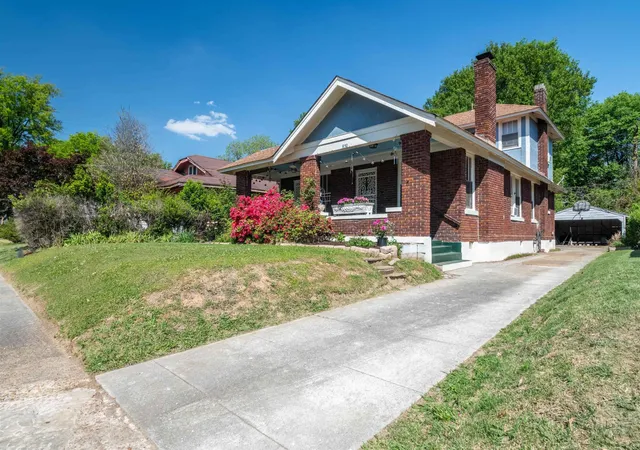 Photo 3 of Single family home for sale at 850 N Willett Cir, Memphis, TN 38107 | MLS# 3545262 | Listing updated on 2026-10-07