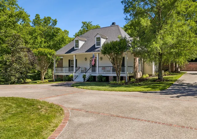 Photo 2 of Single family home for sale at 5201 Heathrow Hills Dr, Brentwood, TN 37027 | MLS# 3211845 | Listing updated on 2026-10-07