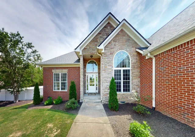 Photo 2 of Single family home for sale at 7307 Hudgins Ct, Fairview, TN 37062 | MLS# 3173261 | Listing updated on 2026-09-13
