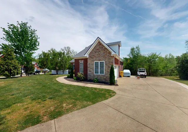 Photo 3 of Single family home for sale at 7307 Hudgins Ct, Fairview, TN 37062 | MLS# 3173261 | Listing updated on 2026-09-13