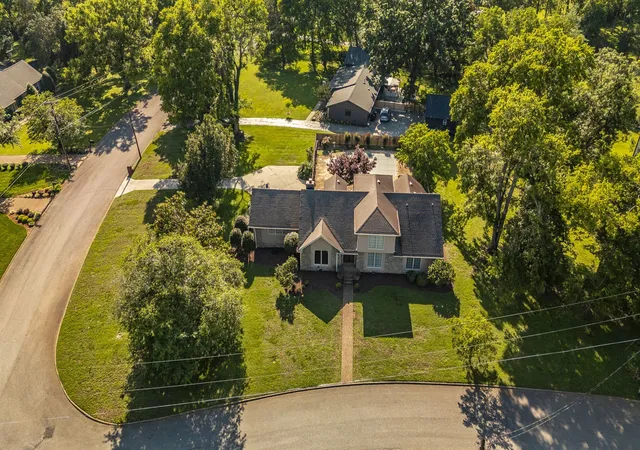 Photo 2 of Sale Pending at 117 Jackson Ln, Hendersonville, TN 37075 | MLS# 3220884 | Listing updated on 2026-09-15