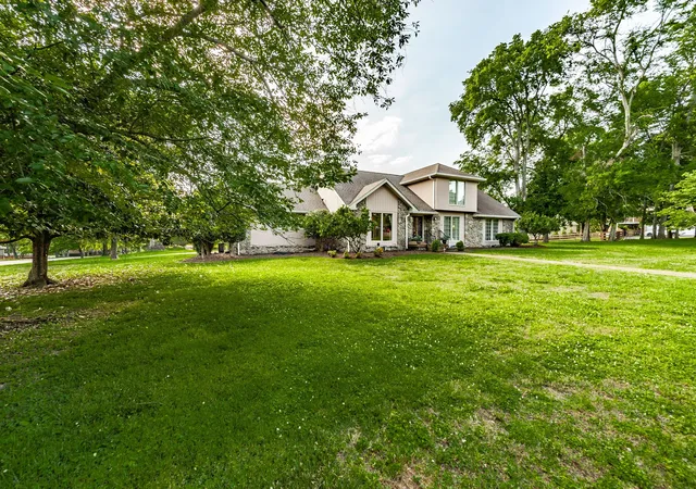 Photo 3 of Sale Pending at 117 Jackson Ln, Hendersonville, TN 37075 | MLS# 3220884 | Listing updated on 2026-09-15