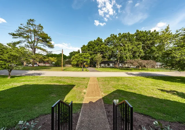 Photo 3 of Sale Pending at 117 Jackson Ln, Hendersonville, TN 37075 | MLS# 3220884 | Listing updated on 2026-09-15
