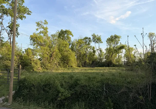 Photo 3 of Sale Pending at 215 Old Amqui Rd, Madison, TN 37115 | MLS# 3178182 | Listing updated on 2026-09-14