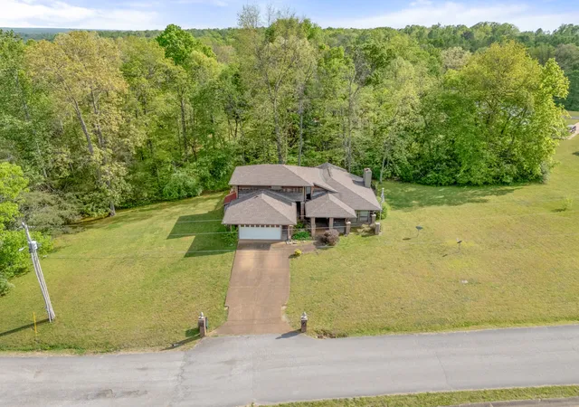Photo 3 of Single family home for sale at 1212 Rosewood Dr, Centerville, TN 37033 | MLS# 3176341 | Listing updated on 2026-09-11