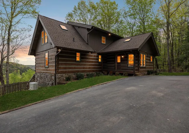 Photo 3 of Single family home for sale at 2318 Little Bnd Rd, Signal Mountain, TN 37377 | MLS# 3210989 | Listing updated on 2026-09-15
