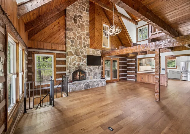 Photo 4 of Single family home for sale at 2318 Little Bnd Rd, Signal Mountain, TN 37377 | MLS# 3210989 | Listing updated on 2026-09-15