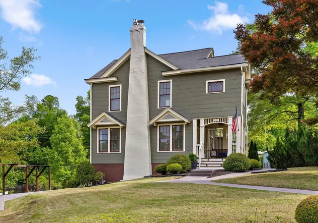 Photo 1 of Single family home for sale at 330 Crestway Dr, Chattanooga, TN 37411 | MLS# 3175810 | Listing updated on 2026-10-02