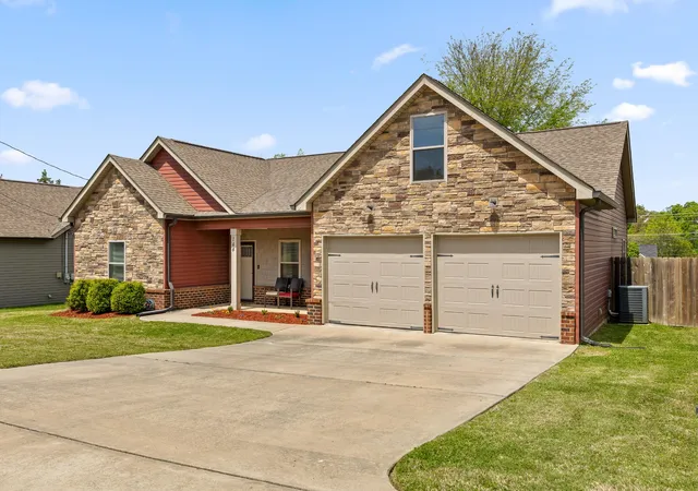 Photo 2 of Single family home for sale at 144 Franklin Cir, Fort Oglethorpe, GA 30742 | MLS# 3176385 | Listing updated on 2026-09-11