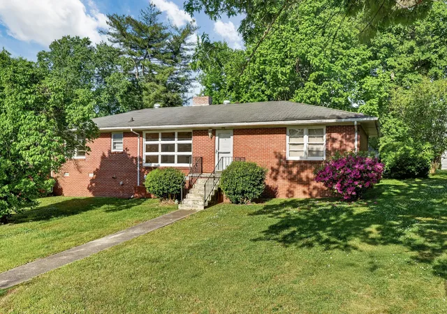 Photo 1 of Single family home for sale at 708 Morningside Dr, Fayetteville, TN 37334 | MLS# 3178962 | Listing updated on 2026-09-15