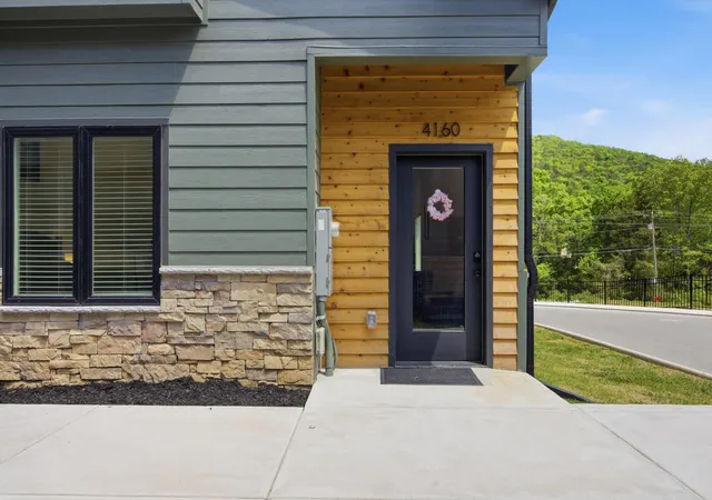 Photo 4 of Townhouse for sale at 4160 Outpost Way, Chattanooga, TN 37419 | MLS# 3178307 | Listing updated on 2026-09-11