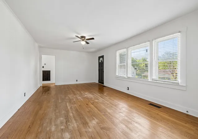Photo 3 of Single family home for sale at 707 Jefferson Ave E, Carthage, TN 37030 | MLS# 3214663 | Listing updated on 2026-10-09