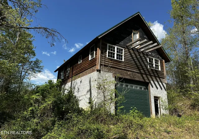 Photo 1 of Single family home for sale at 105 Johnson Holw Ln, Greeneville, TN 37745 | MLS# 3178577 | Listing updated on 2026-09-14
