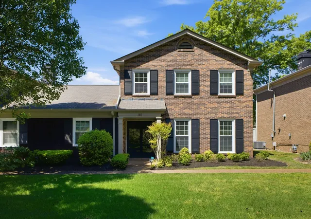 Photo 1 of Townhouse for sale at 136 Boxwood Dr, Franklin, TN 37069 | MLS# 3179955 | Listing updated on 2026-09-23