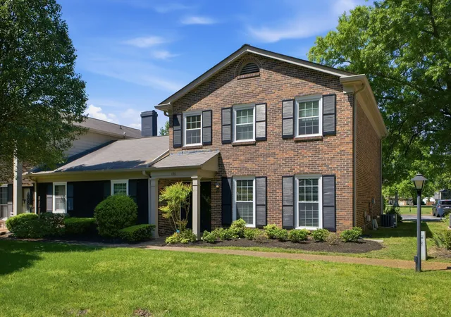 Photo 2 of Townhouse for sale at 136 Boxwood Dr, Franklin, TN 37069 | MLS# 3179955 | Listing updated on 2026-09-23
