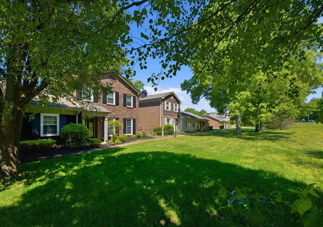 Photo 4 of Townhouse for sale at 136 Boxwood Dr, Franklin, TN 37069 | MLS# 3179955 | Listing updated on 2026-09-23