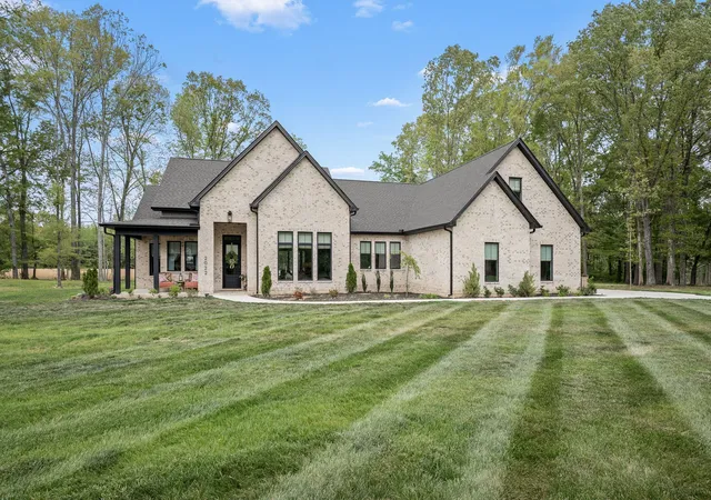 Photo 2 of Sale Pending at 2022 Country Clb Dr, Tullahoma, TN 37388 | MLS# 3179856 | Listing updated on 2026-10-06