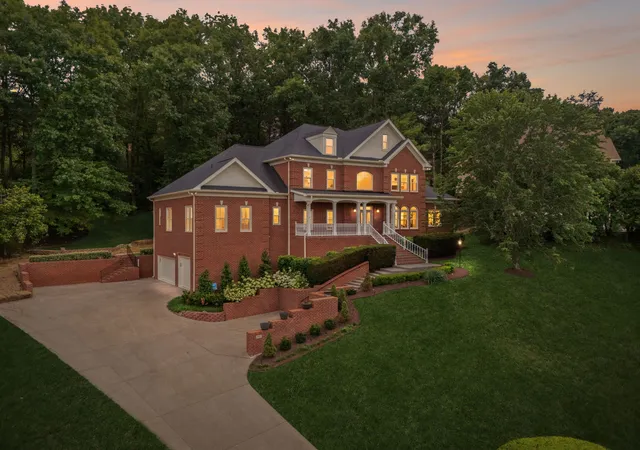 Photo 2 of Single family home for sale at 512 Grand Oaks Dr, Brentwood, TN 37027 | MLS# 3216410 | Listing updated on 2026-10-08